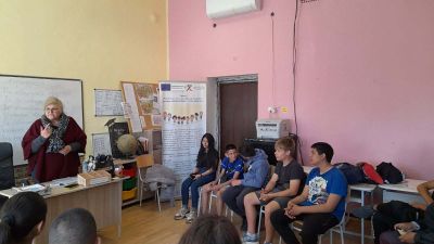Тематична дискусия с ученици на тема Общуване. Форми на себеизявяване 2