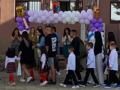 Успешна и щастлива нова учебна година 3
